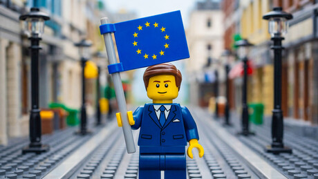 Ex-chanceler ucraniano compara UE a criança que fica feliz ao montar Lego