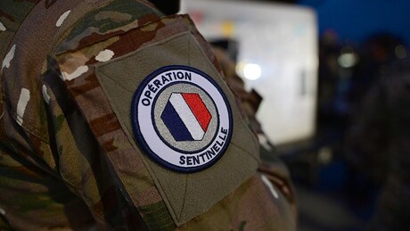 França inicia campanha de recrutamento militar