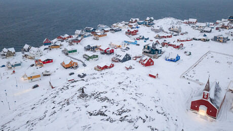 Zakharova: Esbravejando contra o Irã, a UE distrai sua população das ameaças dos EUA à Groenlândia