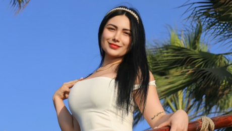 Influencer do OnlyFans afirma ter sido excluída de partido político no Peru 'sem explicações'