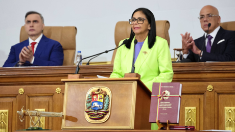 Venezuela não tem medo de estabelecer relações com os EUA, afirma presidente encarregada do país