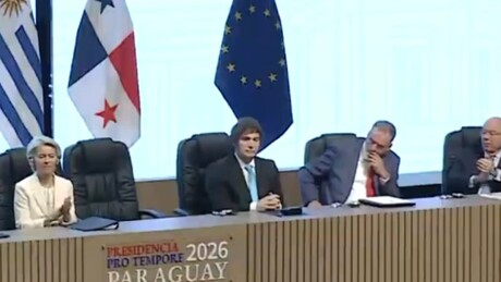 Milei evita aplaudir quando elogiam papel de Lula no acordo entre Mercosul e UE