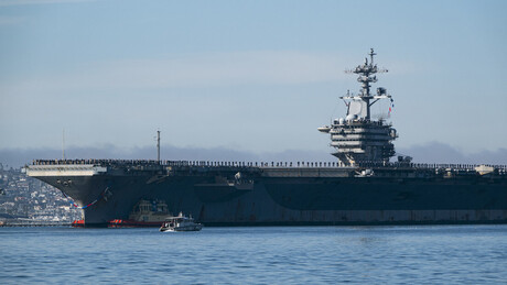 Porta-aviões dos EUA se aproxima do Irã entre tensões acirradas sob ameaças de ataque