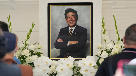 Homem que assassinou ex-primeiro-ministro japonês Shinzo Abe é condenado à prisão perpétua
