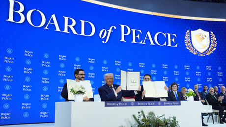 VÍDEO: Trump assina carta do Conselho da Paz
