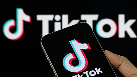 TikTok cede à pressão dos EUA e firma acordo para continuar operando no país