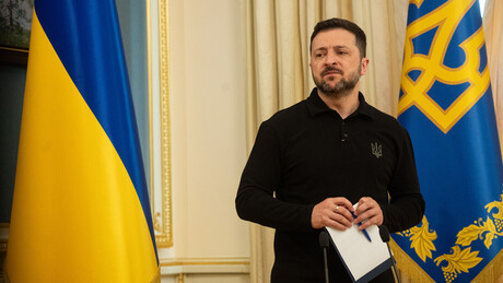Morder a mão que te alimenta: o grande 'talento' de Zelensky