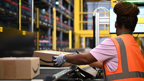 Amazon prepara outra onda de demissões em massa - Reuters