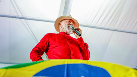 Lula rejeita submissão e diz: 'Brasil não será mais colônia de ninguém'