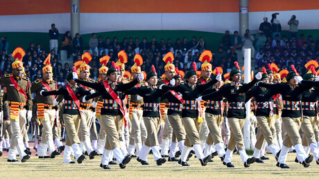 VÍDEO: Índia exibe arsenal militar durante desfile do Dia da República