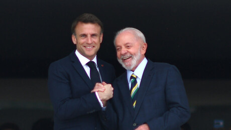 Lula e Macron discutem cooperação, Venezuela e Conselho da Paz em telefonema