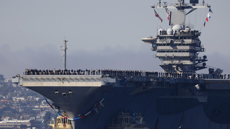 Uma 'linda armada' está a caminho do cerco ao Irã, afirma Trump