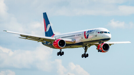 Avião a caminho da Rússia com mais de 200 passageiros faz pouso de emergência no Vietnã