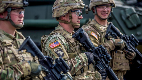 Secretário de Estado dos EUA diz que Washington não descarta operação militar preventiva contra Irã