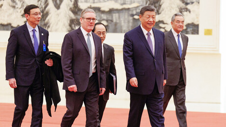 VÍDEO: Xi Jinping dá lição de mandarim a premiê britânico