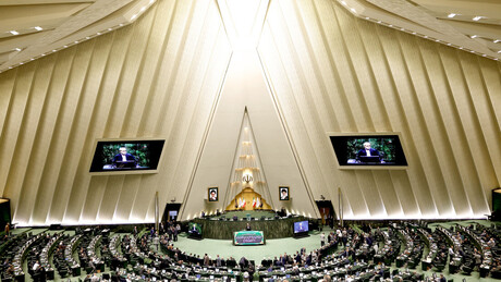 'Morte aos EUA! Morte a Israel!': parlamentares iranianos protestam contra ameaças a Teerã