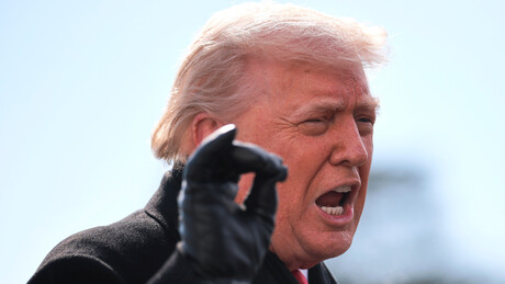 Trump ameaça processar apresentador do Grammy por piada sobre Epstein