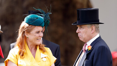 Vínculo com Epstein leva ex-duquesa de York a fechar sua instituição de caridade