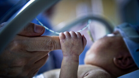 Após meses desaparecida, corpo de bebê é encontrado em saco plástico em hospital do DF