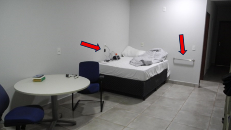 Laudo da PF recomenda espalhar barras e botões de pânico em cela de Bolsonaro