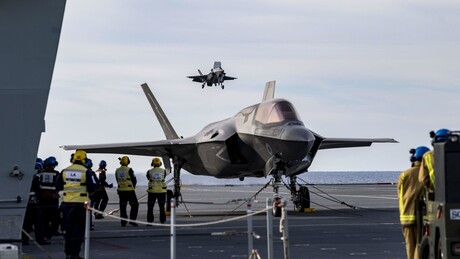 Reino Unido envia caças para ilha mediterrânea em meio a tensões com Irã, afirma The Times