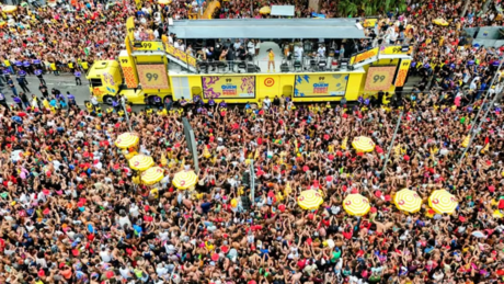 Ivete Sangalo abre o pré-carnaval de São Paulo no carnaval de rua com 1,2 milhão de foliões