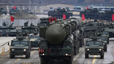 Lavrov diz que Rússia responderá militarmente por várias frentes em caso de ataque europeu