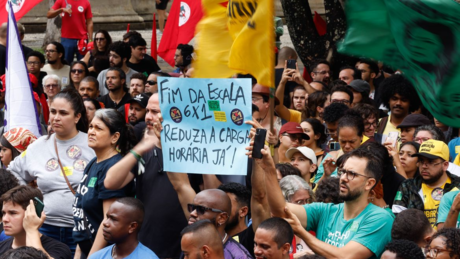 Centrão sinaliza fim da escala 6x1, mas jornada pode ficar em 44h