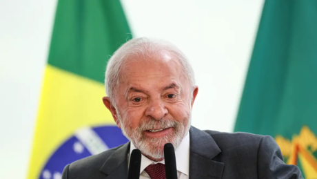 VÍDEO: Lula debocha sobre suposta 'briga' com Trump: 'Vai que eu ganho?'