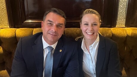 Flávio Bolsonaro se reúne com sobrinha de Le Pen e diz que Europa e Brasil têm problemas semelhantes