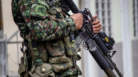 Senadora colombiana sequestrada junto com sua equipe de segurança é libertada