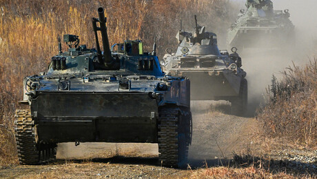 VÍDEO: Exército da Rússia recebe lote de blindados BMP-3 modernizados com mais eficácia e proteção