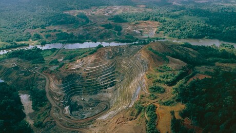 Secretário de Trump confirma negociações com Brasil sobre minérios críticos e terras raras