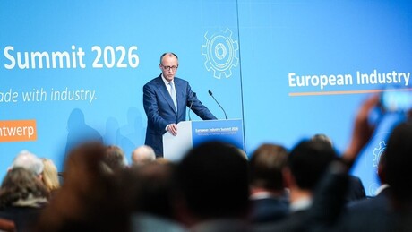 'O que a China constrói em meses, a UE leva anos para aprovar como projeto', admite Merz