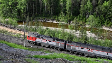 Rússia e China retomam trens de passageiros suspensos na pandemia de COVID-19