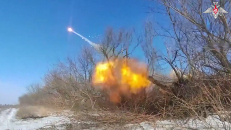 VÍDEO: Artilharia russa apaga do mapa posição inimiga com um único disparo