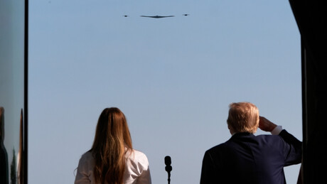 Trump anuncia aquisição de "muitos" novos bombardeiros de longo alcance