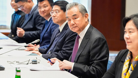 Chanceler chinês diz que Europa finalmente encontrou coragem para dialogar com Rússia