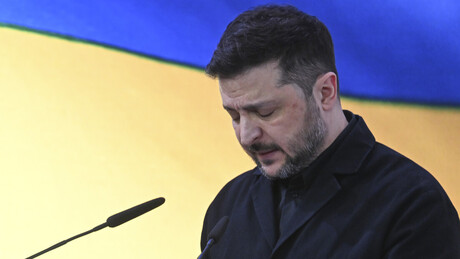 Trump adverte regime de Zelensky: 'deve se sentar à mesa de negociações rapidamente'