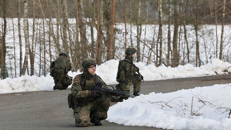 Militares ucranianos treinarão tropas alemães, segundo relatos da imprensa