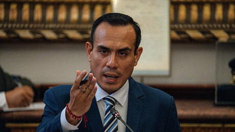 Congresso destitui presidente interino do Peru, que já soma 7 líderes em 8 anos