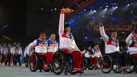 Atletas paralímpicos russos voltarão a competir sob bandeira nacional