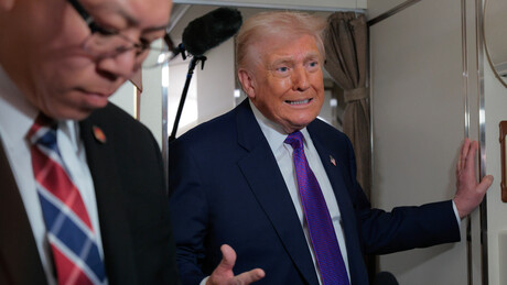 Trump acusa Obama de revelar dados sigilosos sobre alienígenas