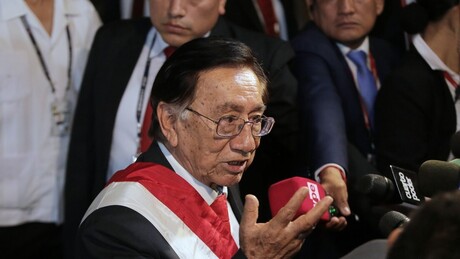 Novo presidente do Peru reage a críticas após defender relações sexuais de menores