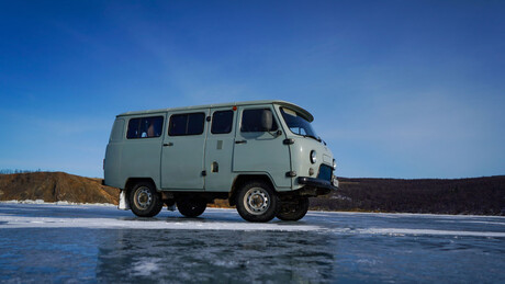 Tragédia: gelo se parte e carro com turistas afunda no lago Baikal