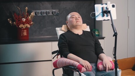 Concorrente chinês da Neuralink já supera Musk por ampla margem