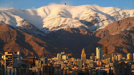 Dois países europeus recomendam que seus cidadãos deixem o Irã