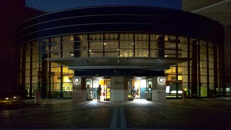 Homem é preso após esfaquear três pessoas em biblioteca no Japão