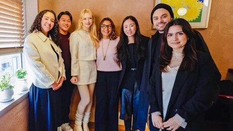 Na Coreia do Sul, Janja prova doce local e se reúne com cantora brasileira do grupo Blackswan