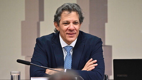 Haddad comenta decisão da Justiça americana de derrubar tarifaço de Trump: 'favorável'